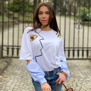 Атрактивна тениска